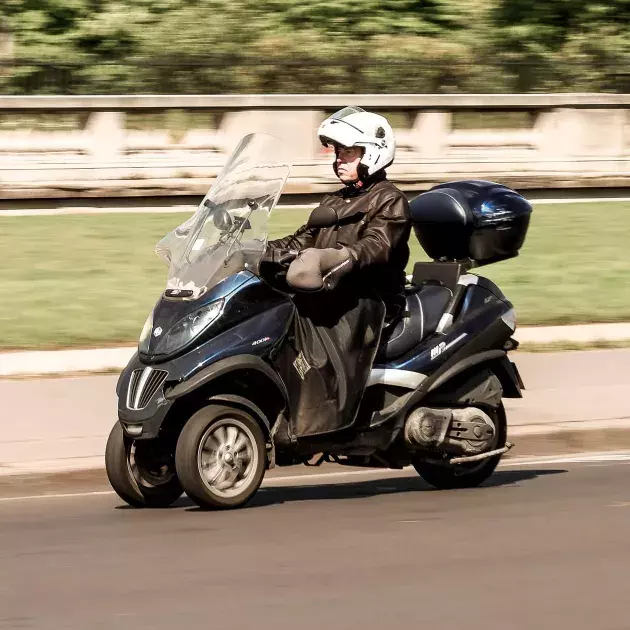 motorcycle three-wheeler